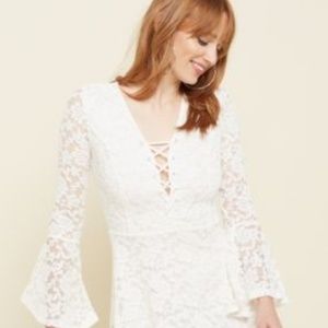 Black & White Lace Trumpet Sleeve Skater Dress👗